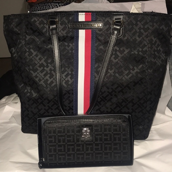 💜Authentic Tommy Hilfiger Tote/Bag w/wallet OS/TU